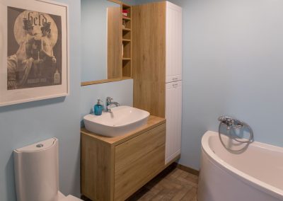 Prvo stanovanje interier oblikovanje zasnova in izvedba kopalnica fotografije notranja oprema (1)